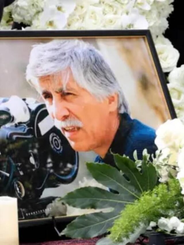 سیاوش خوانی بر مزار بهرام بیضایی